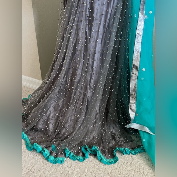 Designer Pakistani Lehnga Formal Skirt - Picture 6 of 6